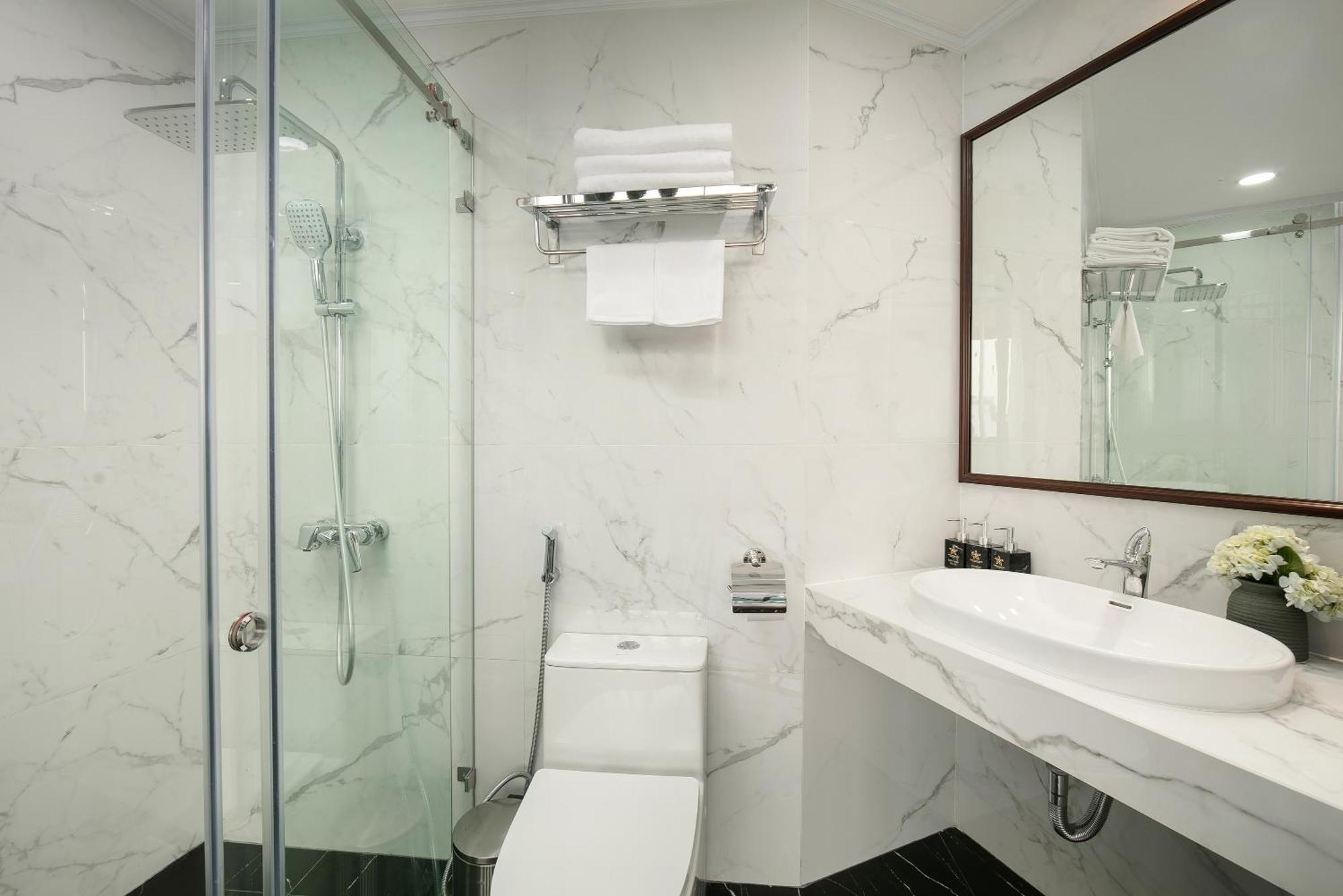 Hanoi Plaza Suite Hotel & Spa Kültér fotó