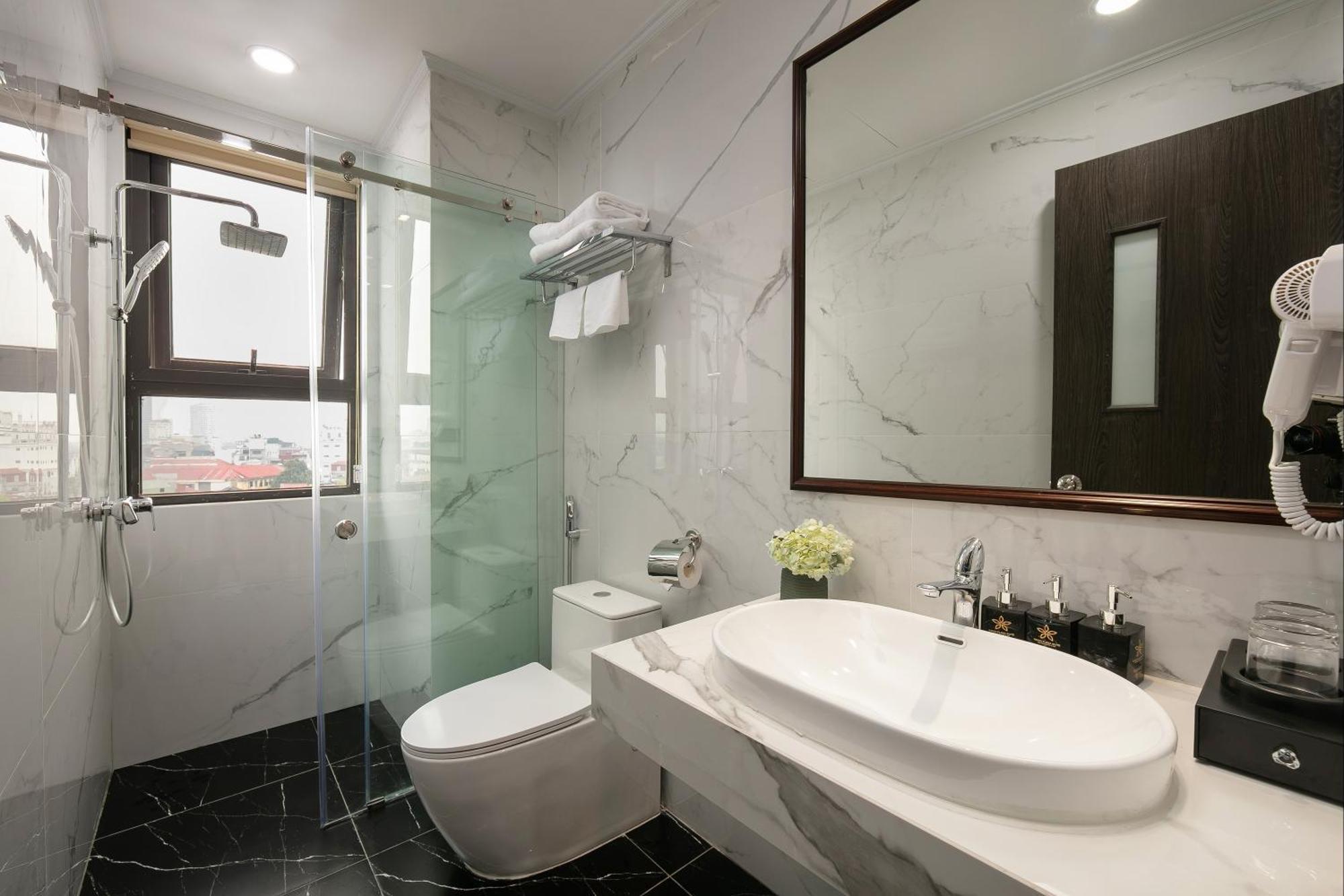 Hanoi Plaza Suite Hotel & Spa Kültér fotó
